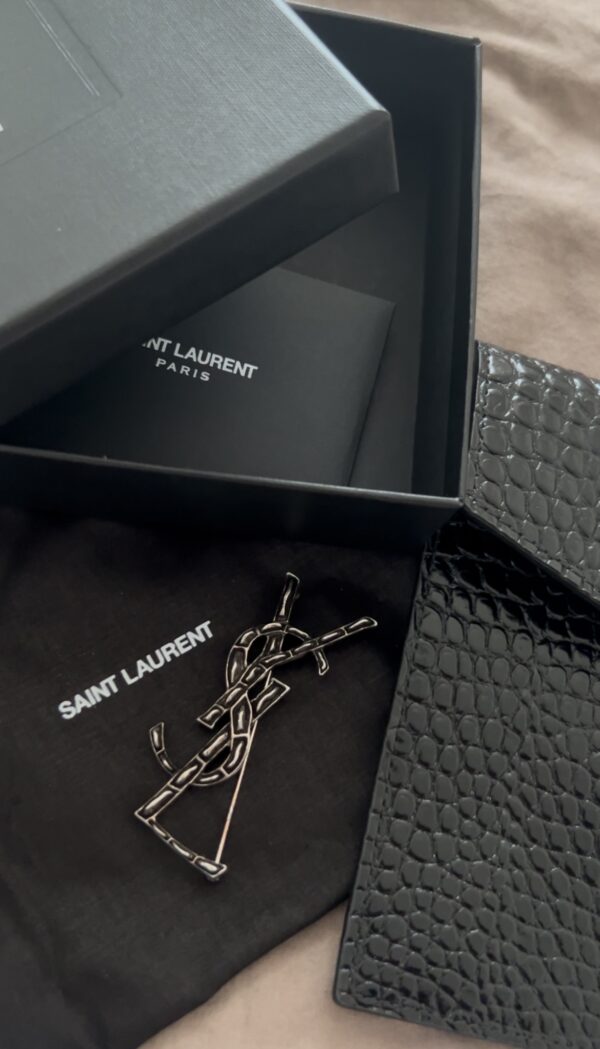 SET Uptown pouch crocodile YSL + YSL crocodile brooch - Image 2